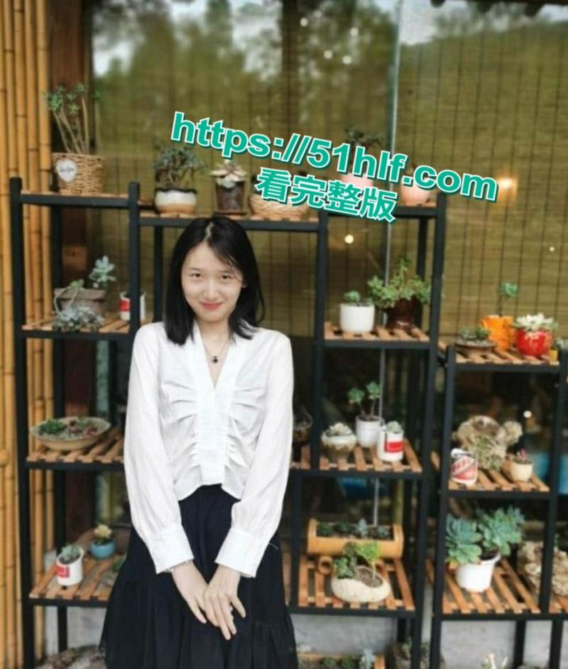 西安师范学院清纯妹子酒店自拍，反差婊口活超一流被男友无套猛操嫩穴！-6