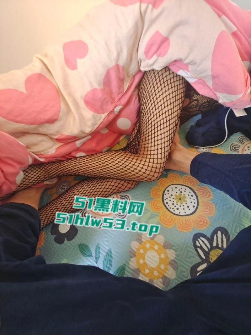 浙江杭州27岁少妇【宋钰婷】离婚后疯狂约炮，被调教成极品母狗，小穴洞口大开阴唇漆黑无比！-8